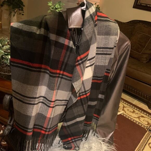 Large Checkered scarf. Red/black/gray/white plaid winter scarf with fringe warm - Picture 3 of 7